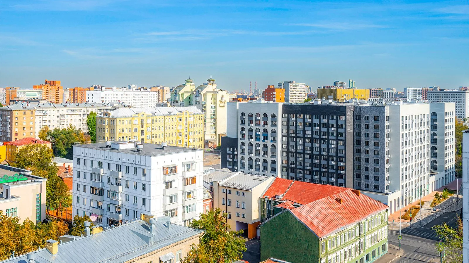 Новый жилой комплекс, построенный в рамках программы реновации в Москве